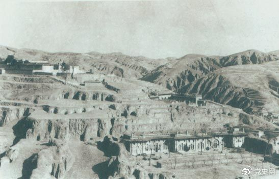 1947年12月25日至28日，中共中央在陜北米脂楊家溝召開(kāi)擴(kuò)大會(huì)議（十二月會(huì)議）。圖為會(huì)議會(huì)址。